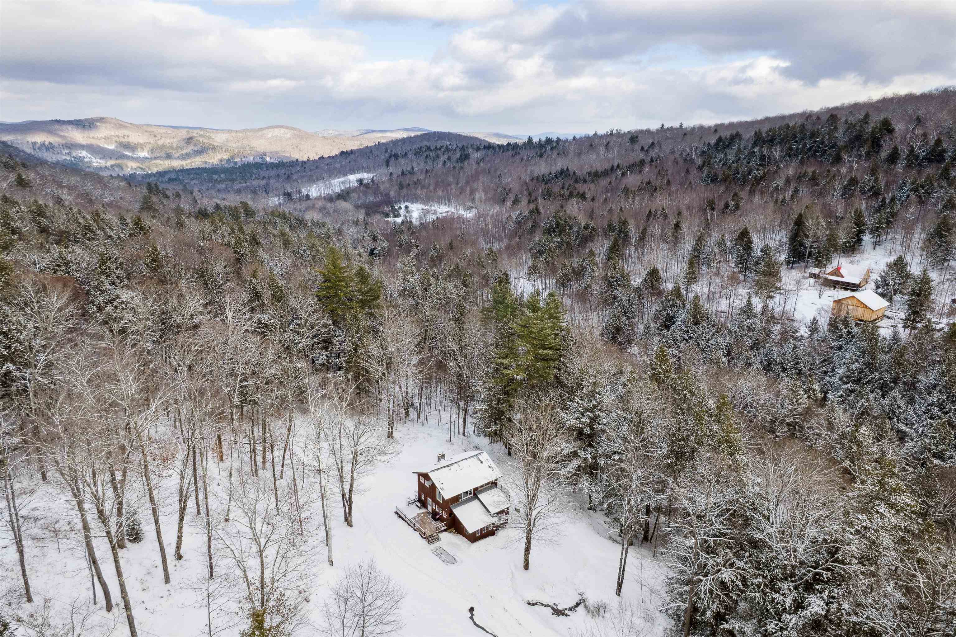 188 Turnpike Road Strafford, VT 05070 - Photo 3 of 30