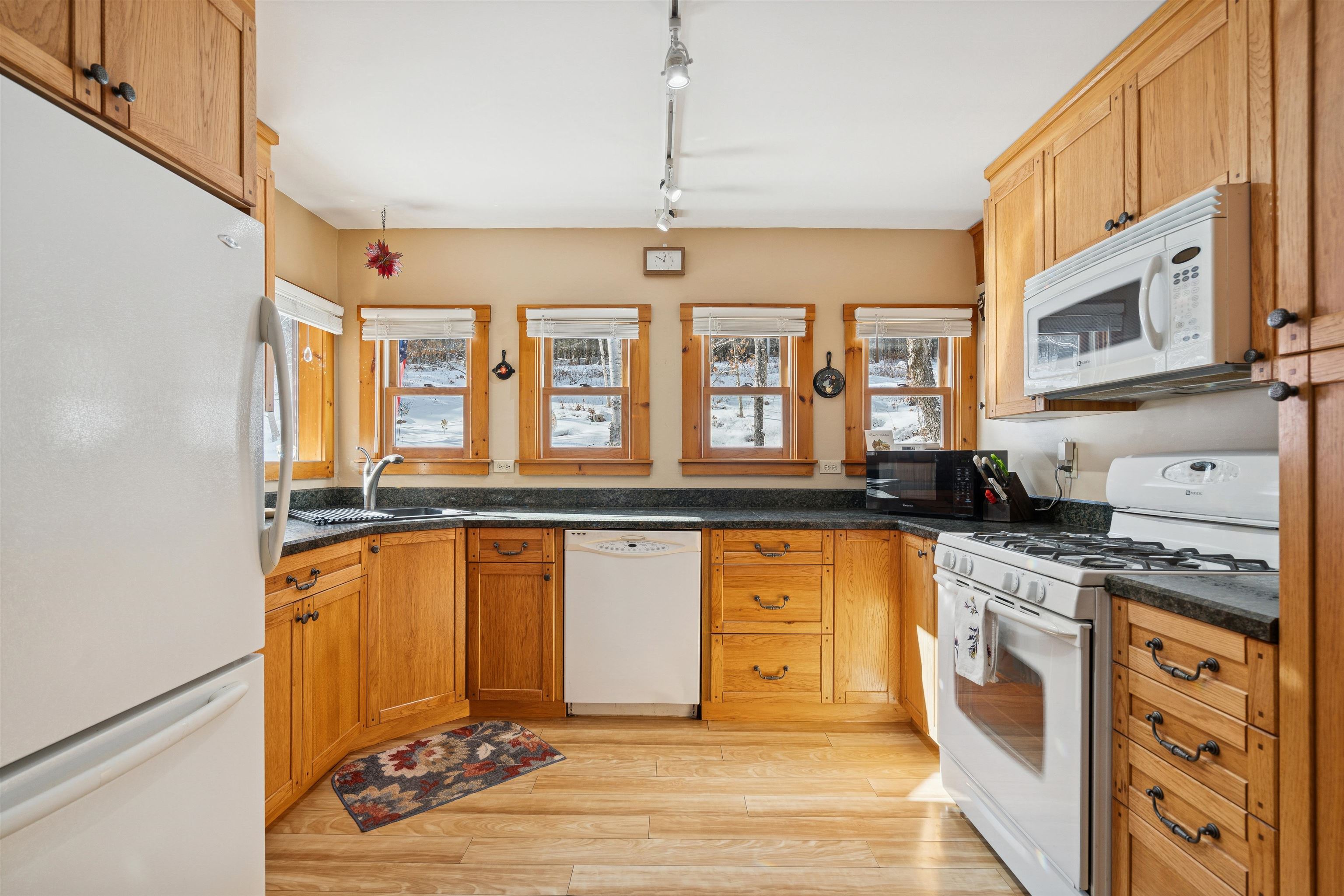 188 Turnpike Road Strafford, VT 05070 - Photo 5 of 30