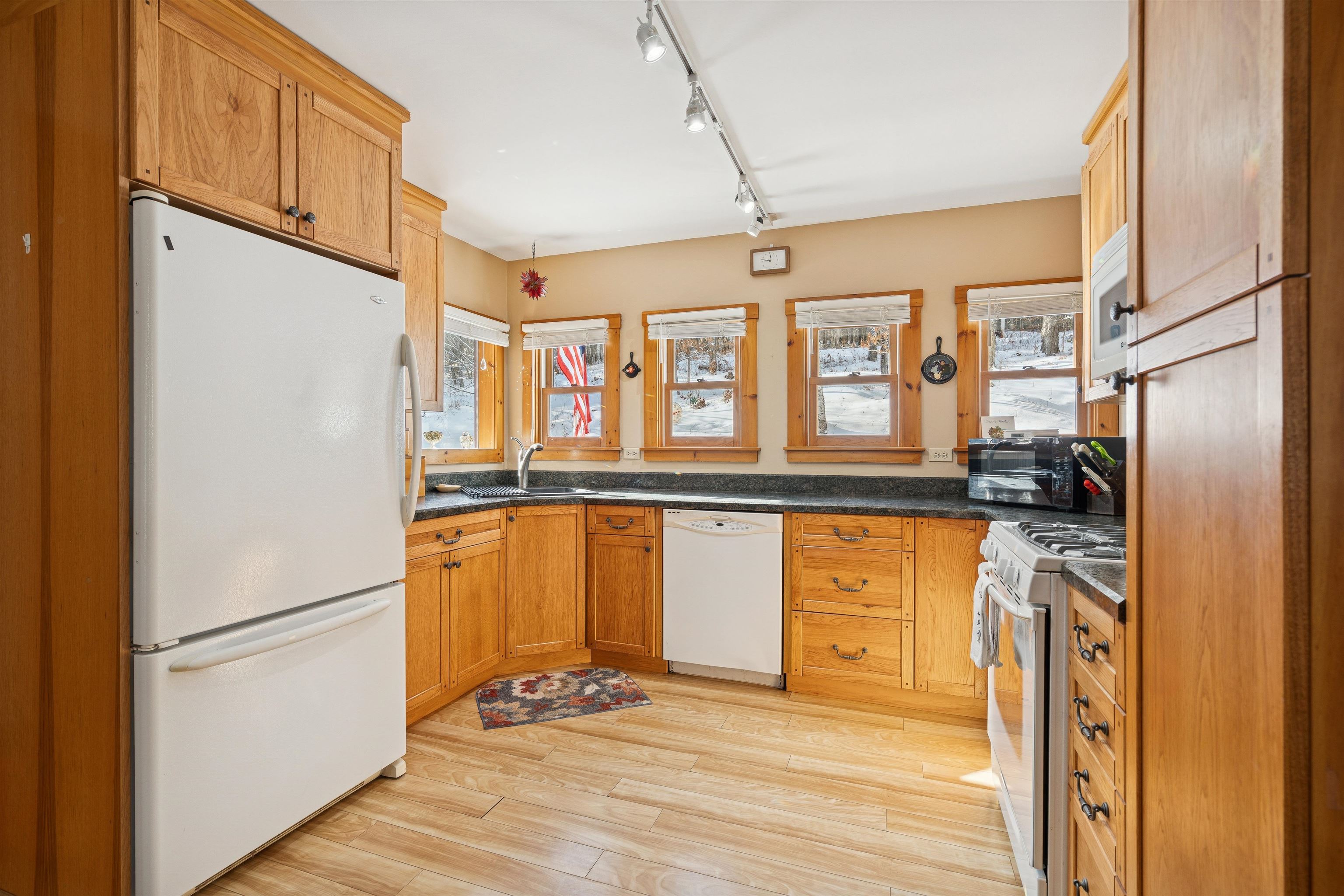 188 Turnpike Road Strafford, VT 05070 - Photo 6 of 30