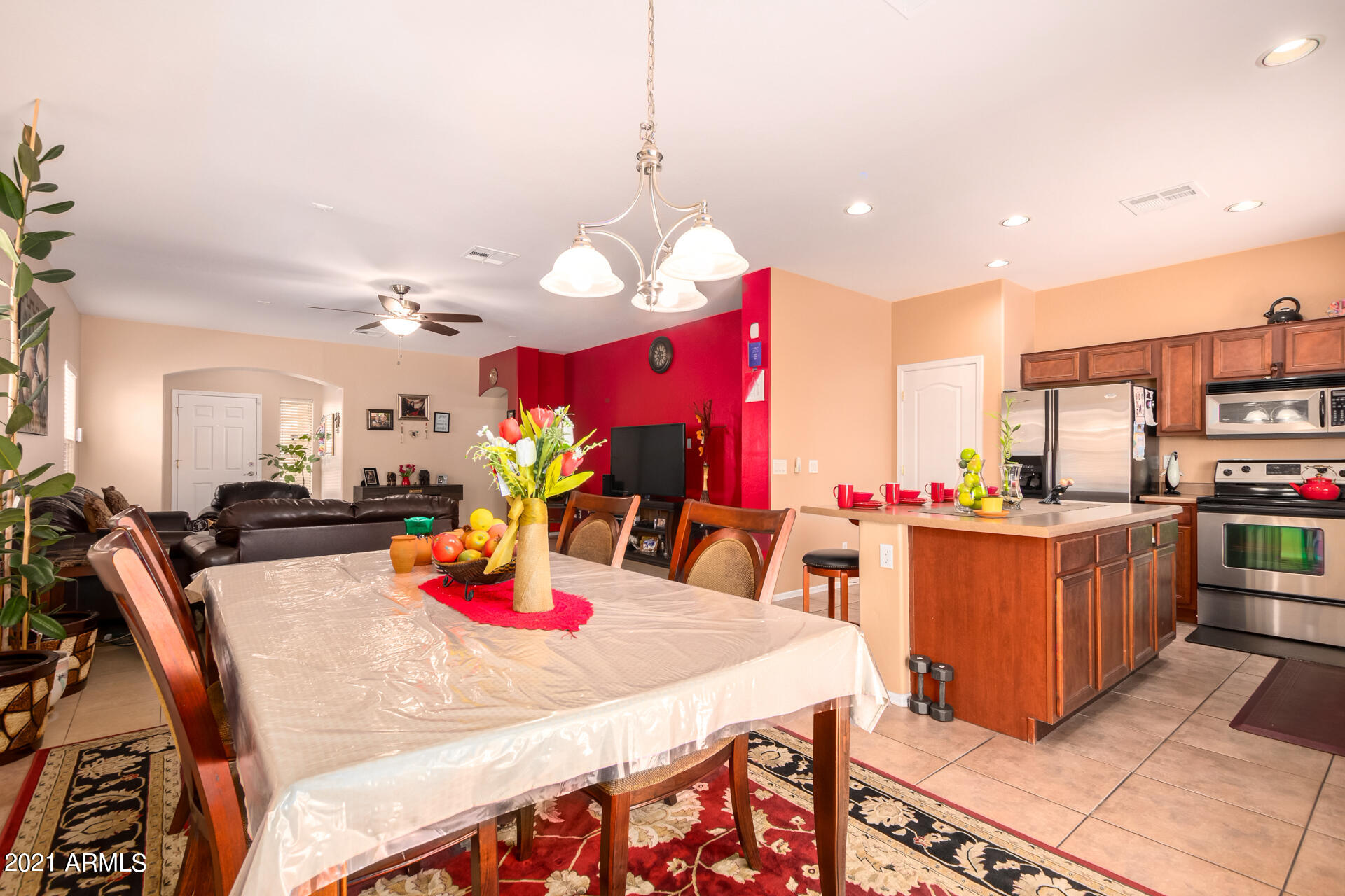 2511 West Maldonado Road Phoenix, AZ 85041 - Photo 12 of 38 10 - Maldonado