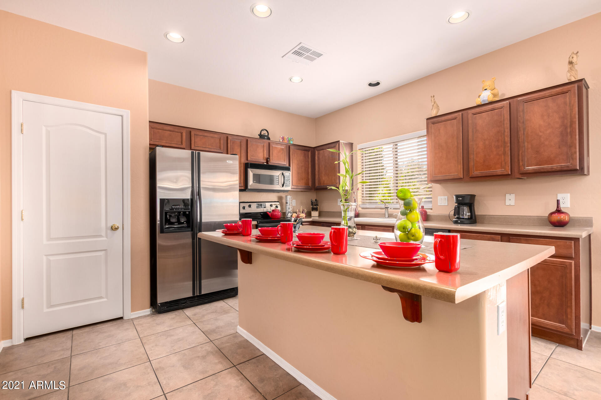 2511 West Maldonado Road Phoenix, AZ 85041 - Photo 13 of 38 11 - Maldonado