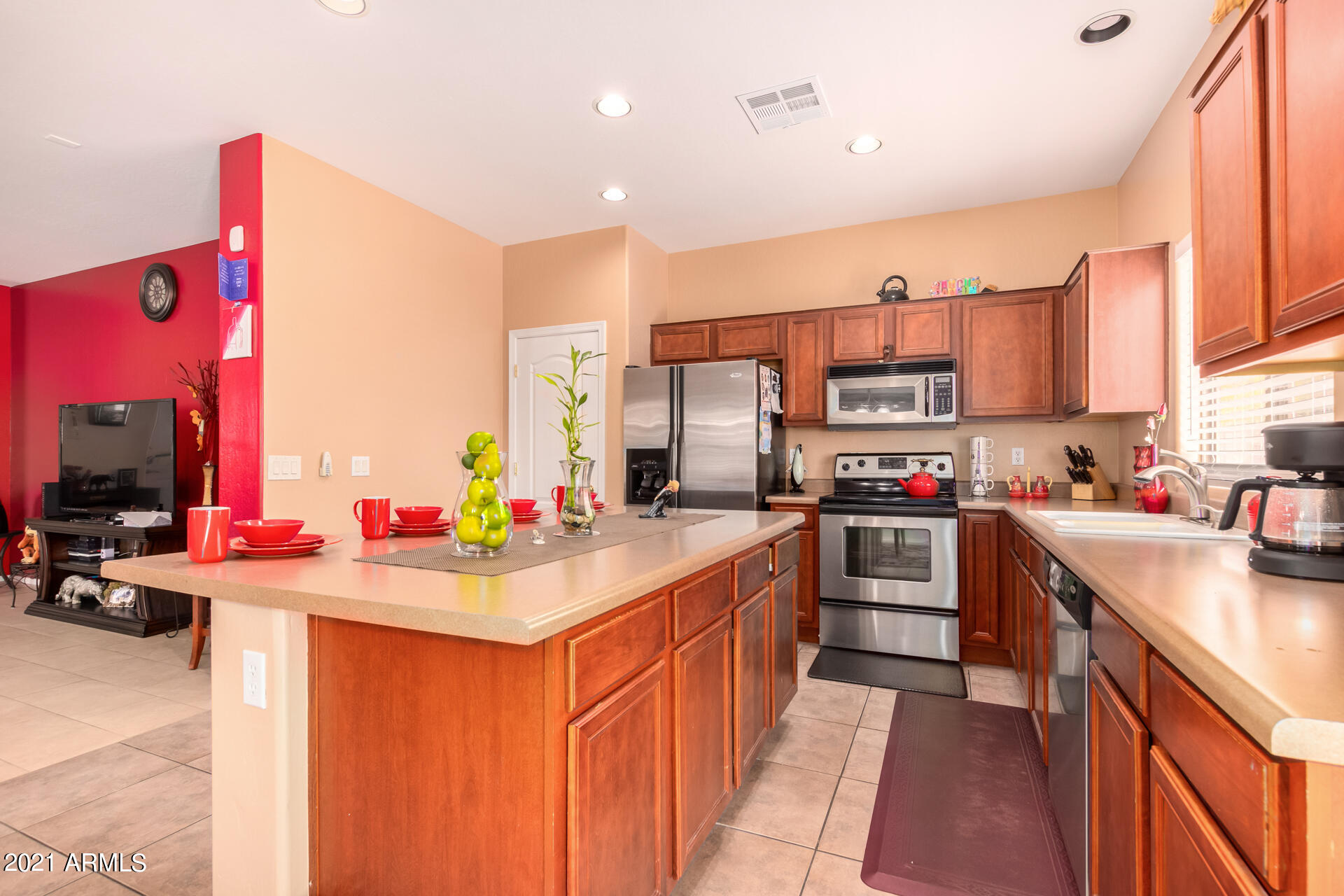 2511 West Maldonado Road Phoenix, AZ 85041 - Photo 15 of 38 12 - Maldonado