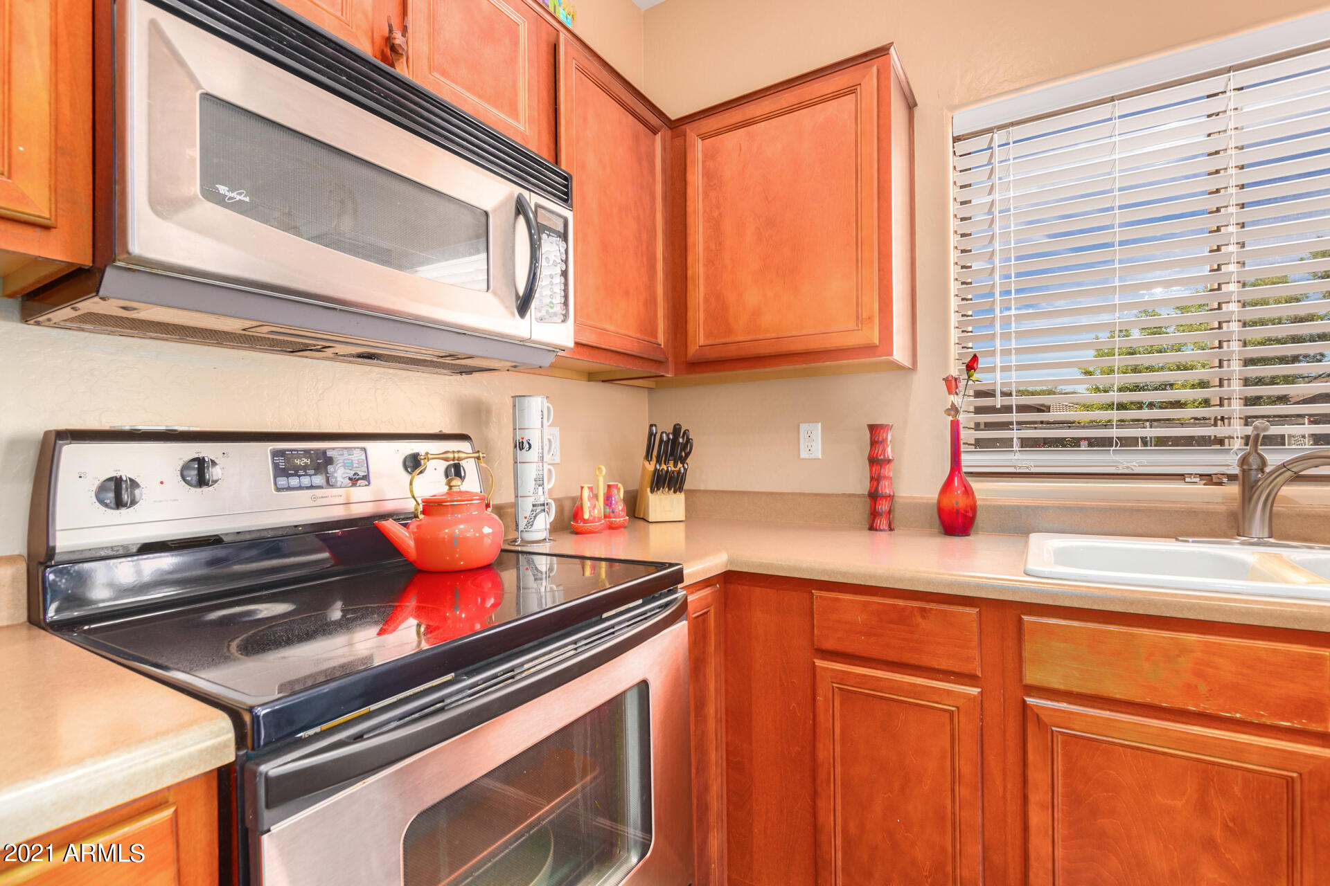 2511 West Maldonado Road Phoenix, AZ 85041 - Photo 16 of 38 14 - Maldonado