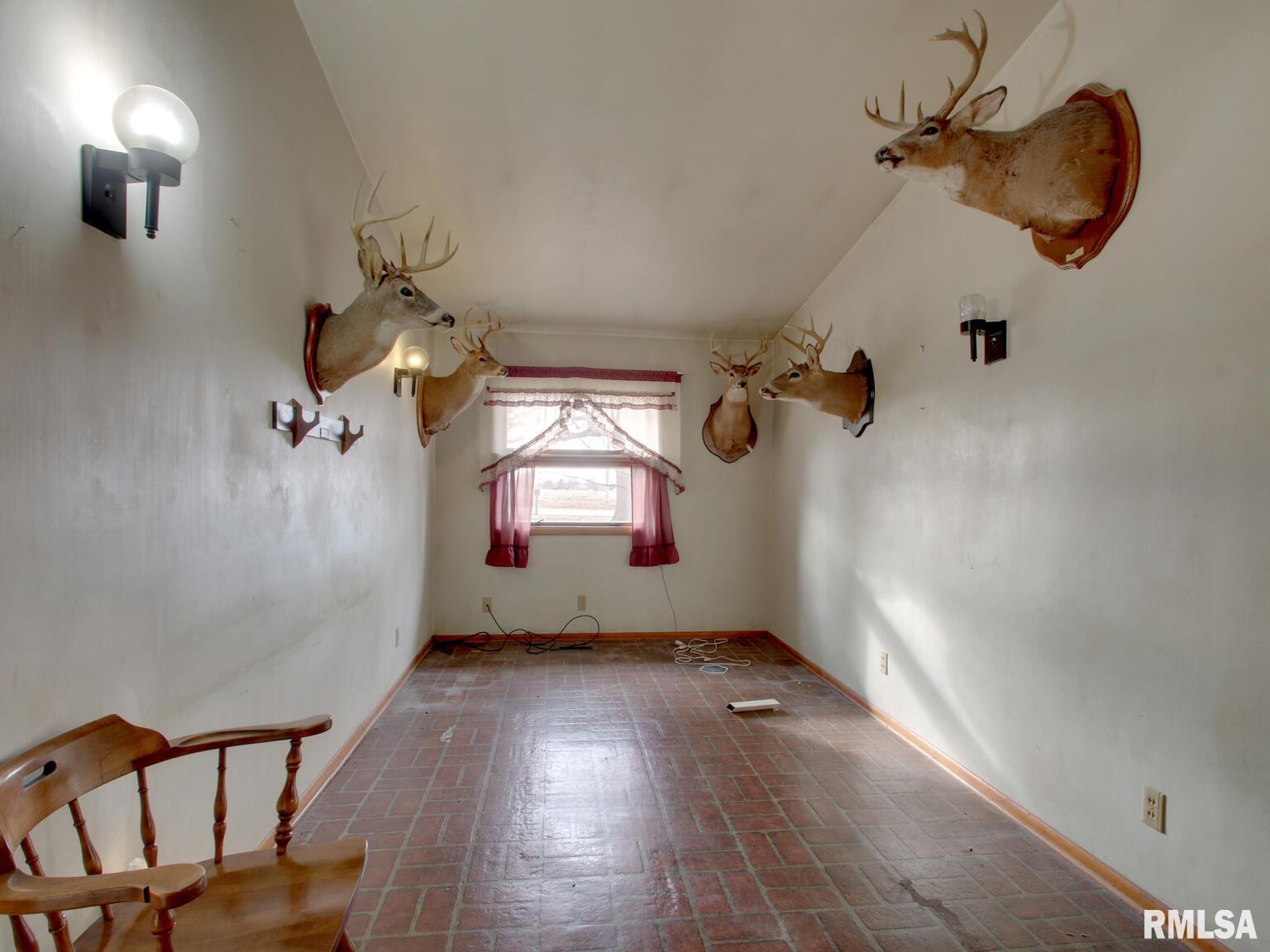 3411 Payson Road Quincy, IL 62305 - Photo 10 of 28