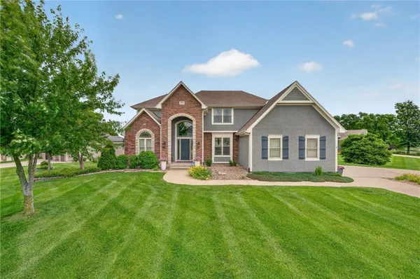 $839,000 | 4525 Southwest Admiral Byrd Drive, Lee's Summit, MO 64082