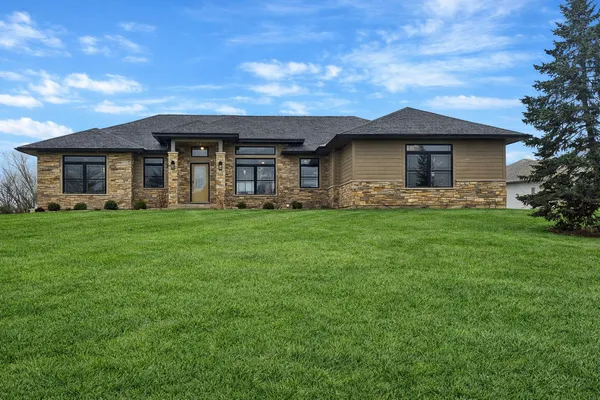 $715,000 | 1979 Red Oak Lane, Spring Grove, IL 60081