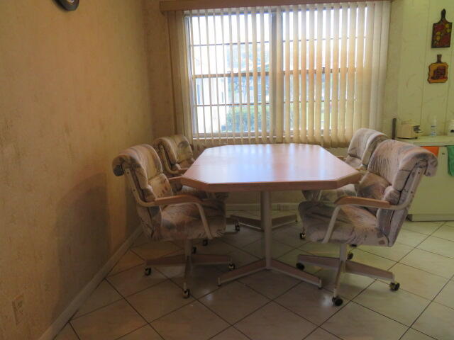 304 Preston H Boca Raton, FL 33434 - Photo 4 of 20 IMG_2275