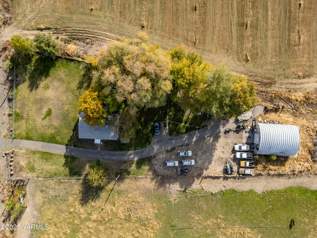 a view of a lake with houses