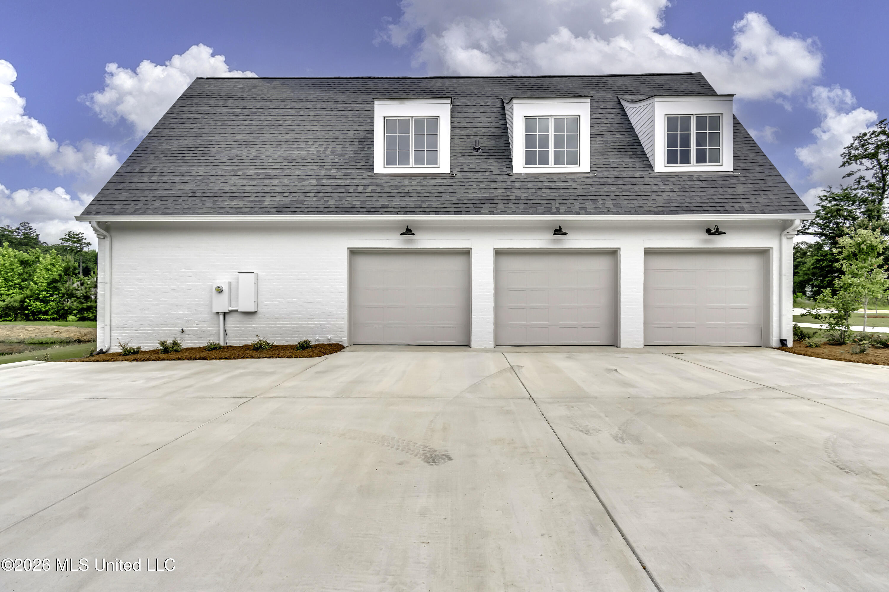 115 Hidden Glades Ridgeland, MS 39157 - Photo 6 of 65 Garage 1