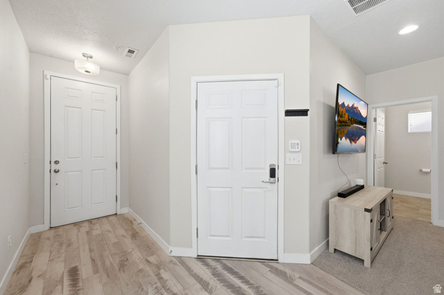 7565 Grahm Lane Midvale, UT 84047 - Photo 5 of 53