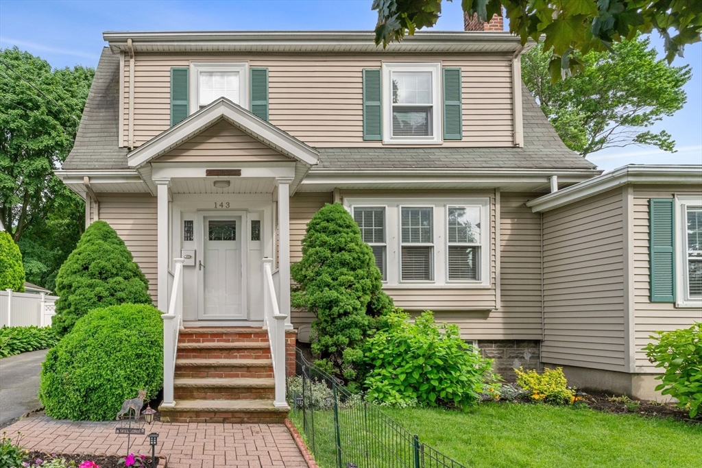 143 Playstead Road Medford, MA 02155 - Photo 2 of 42 Gallery Image 2