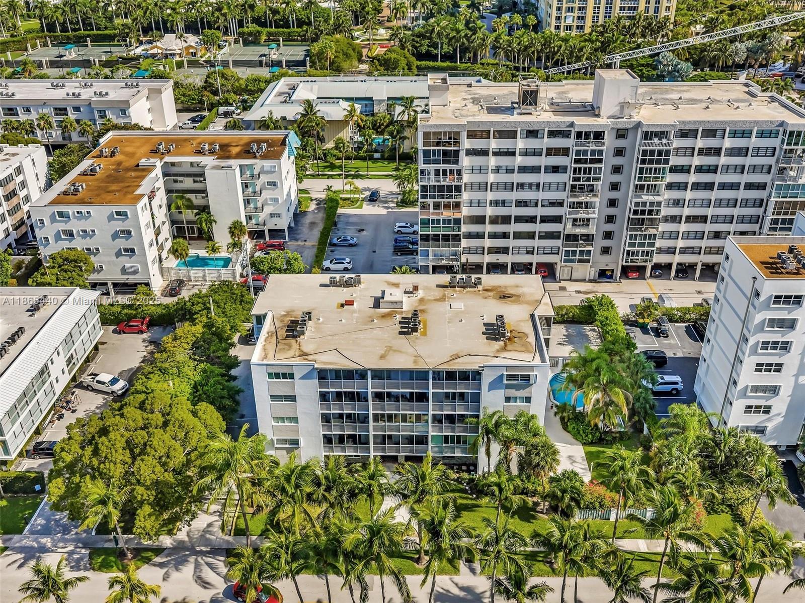 301 Sunrise Drive, Unit 1DW Key Biscayne, FL 33149 - Photo 32 of 40 a picture of a building