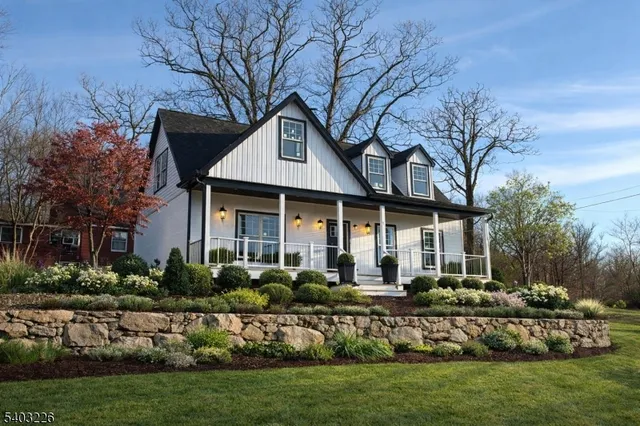 $849,000 | 76 Lake Park Terrace, Hewitt, NJ 07421