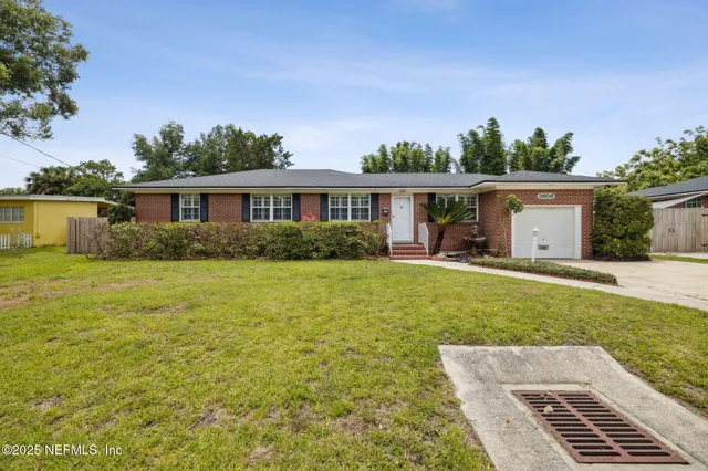 $2,100 | 8056 Catawba Drive, Jacksonville, FL 32217