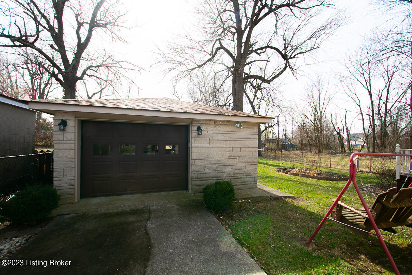 6702 Delton Road Louisville, KY 40258 - Photo 36 of 46 Delton-39