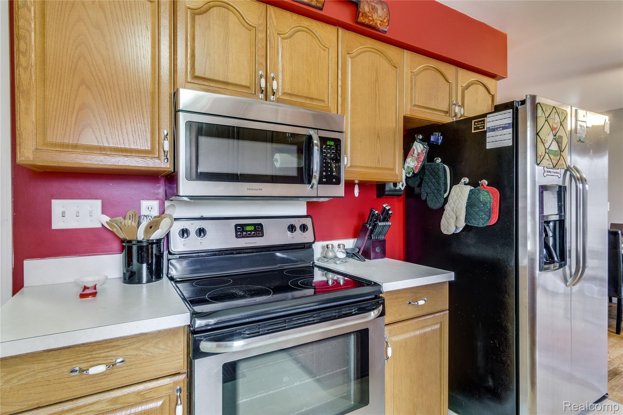 1491 West Thompson Road Fenton, MI 48430 - Photo 7 of 19 Interiors (12 of 24).jpg