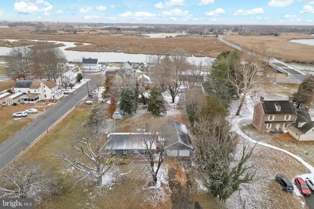 a view of residential houses with outdoor space