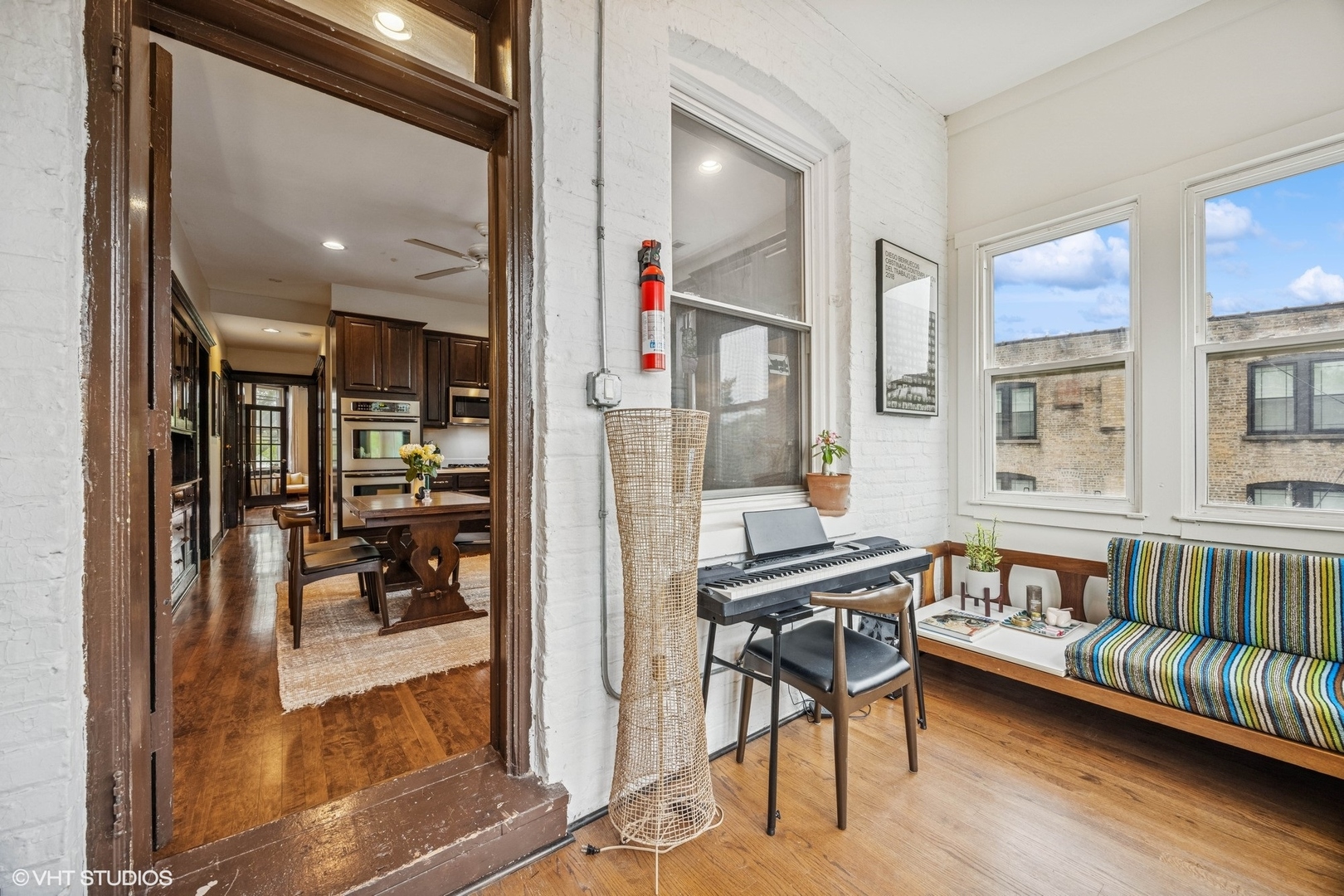 4940 North Ridgeway Avenue, Unit 3 Chicago, IL 60625 - Photo 2 of 21 Gallery Image 2
