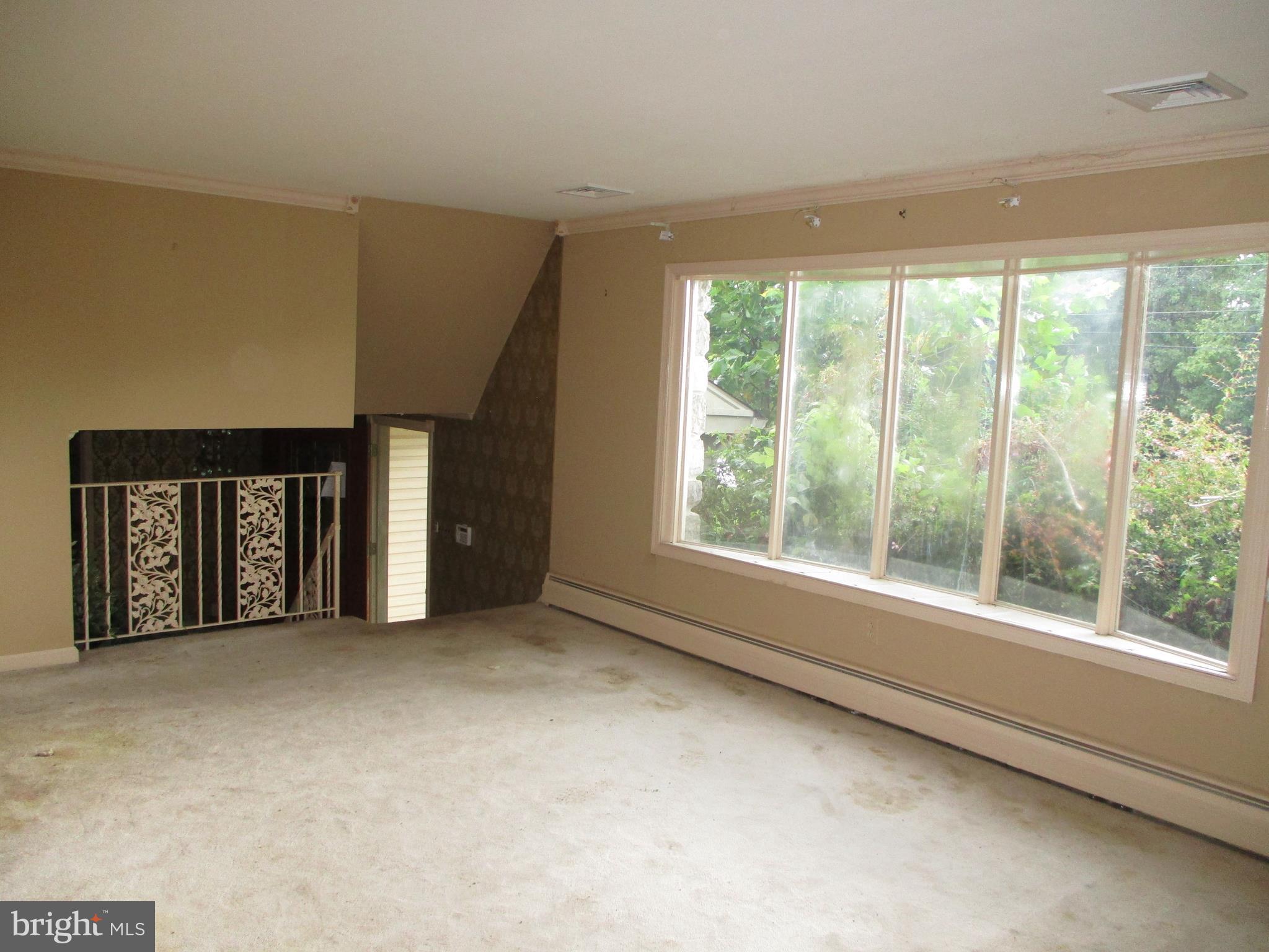 340 Wrights Road Newtown, PA 18940 - Photo 4 of 19 Living Room