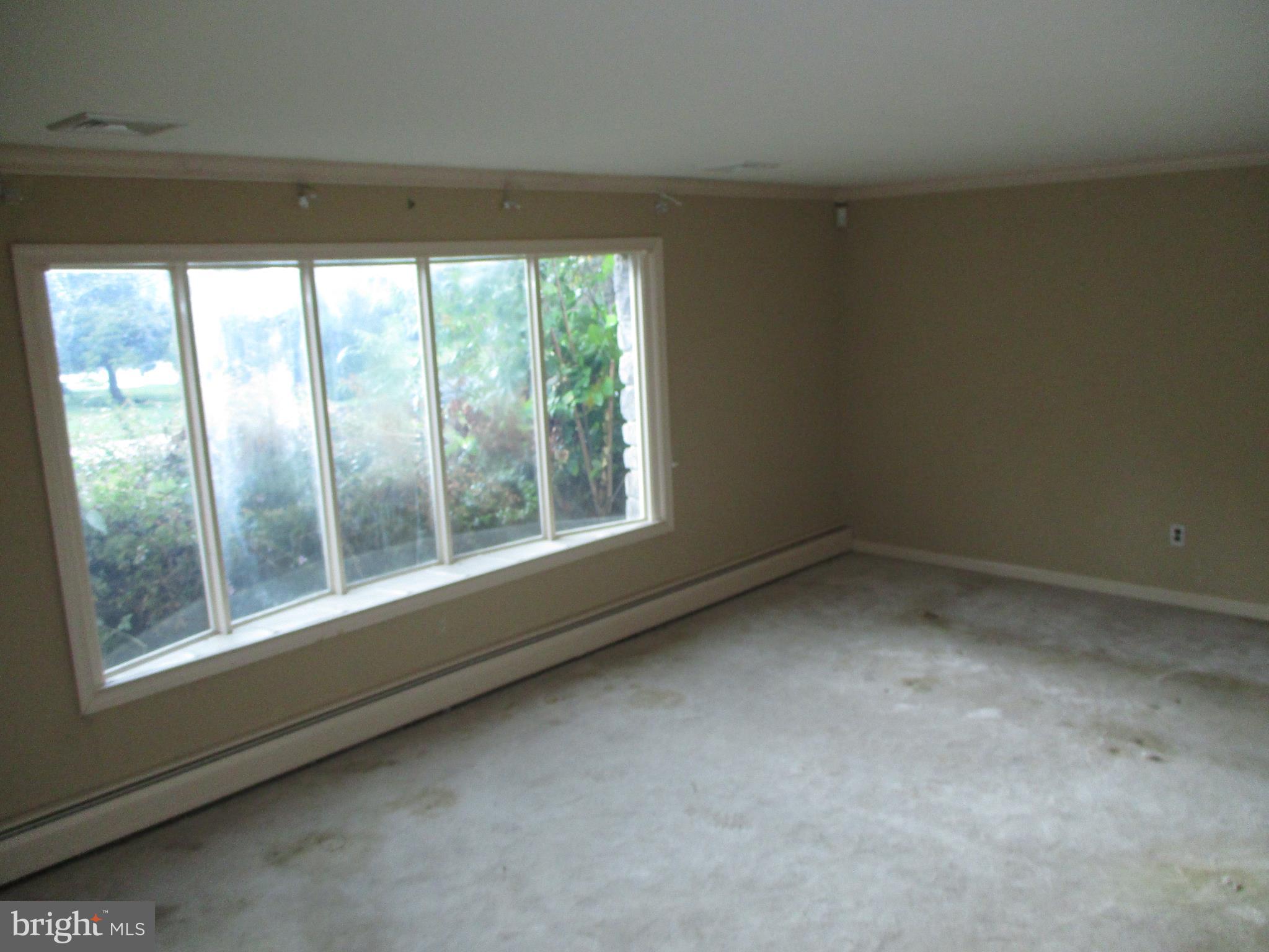 340 Wrights Road Newtown, PA 18940 - Photo 6 of 19 Living Room