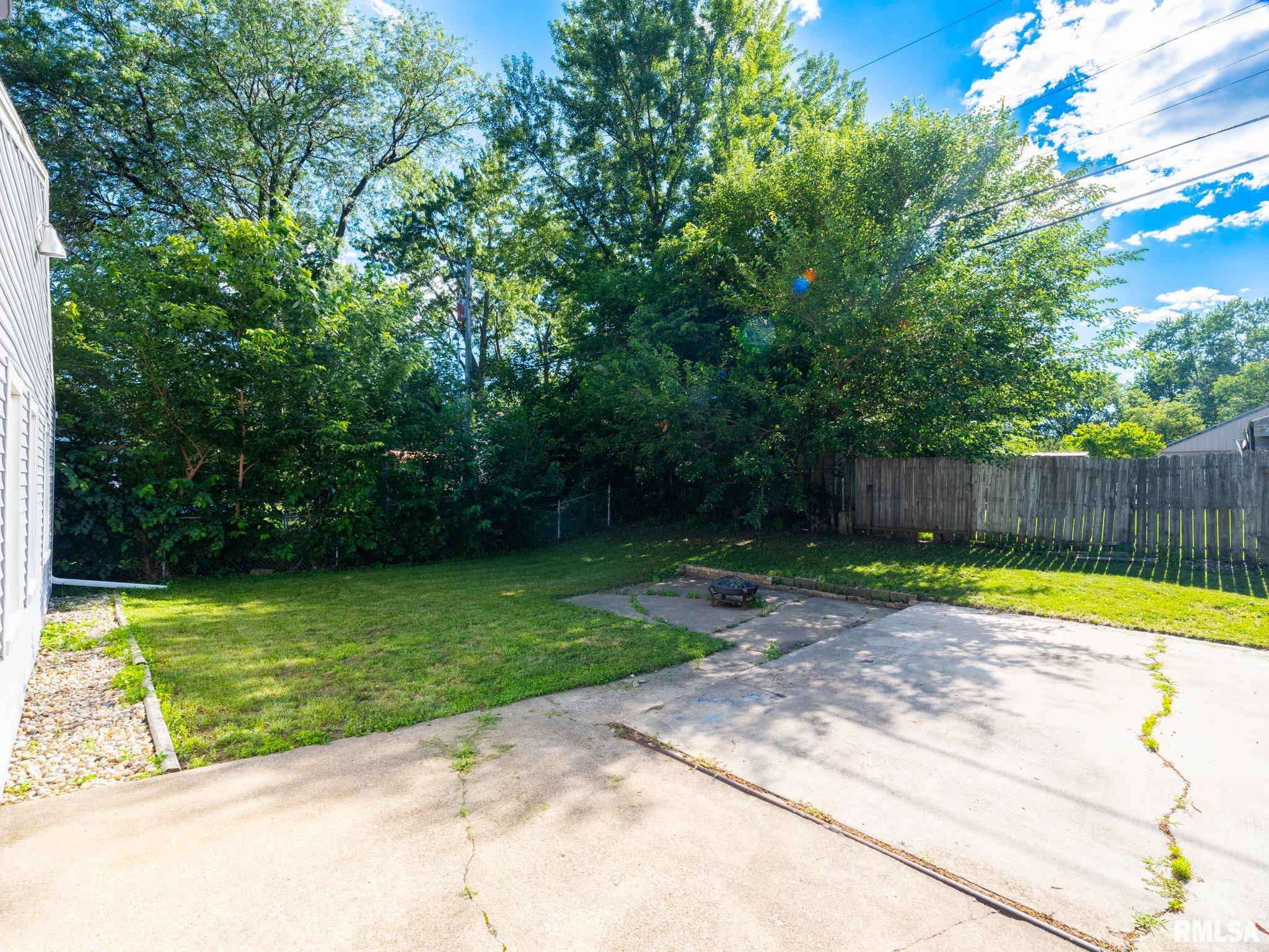 209 Capri Street Pekin, IL 61554 - Photo 32 of 36