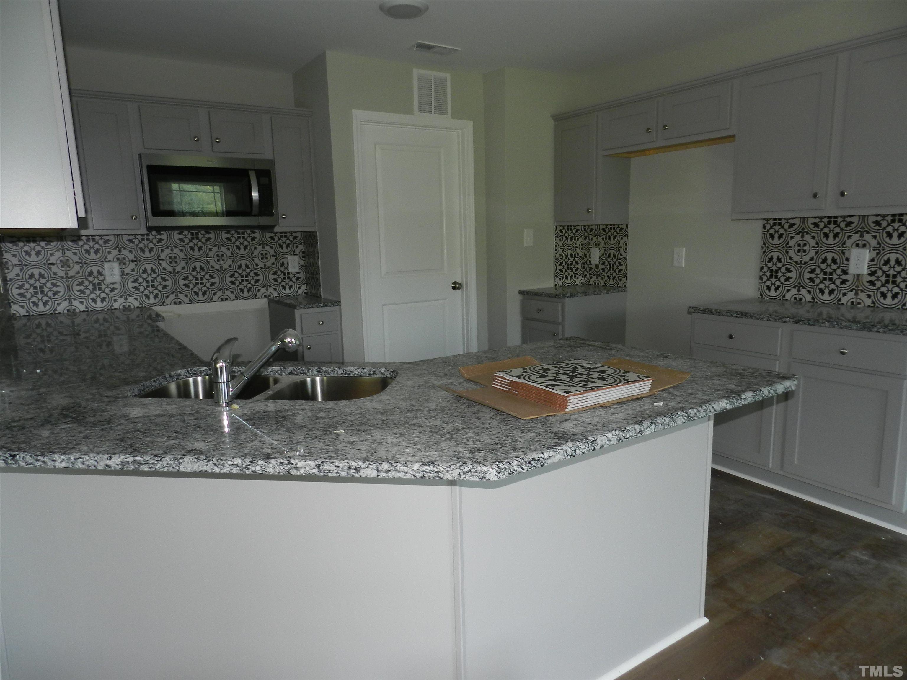 105 Touchdown Way Benson, NC 27504 - Photo 3 of 12 Gallery Image 3