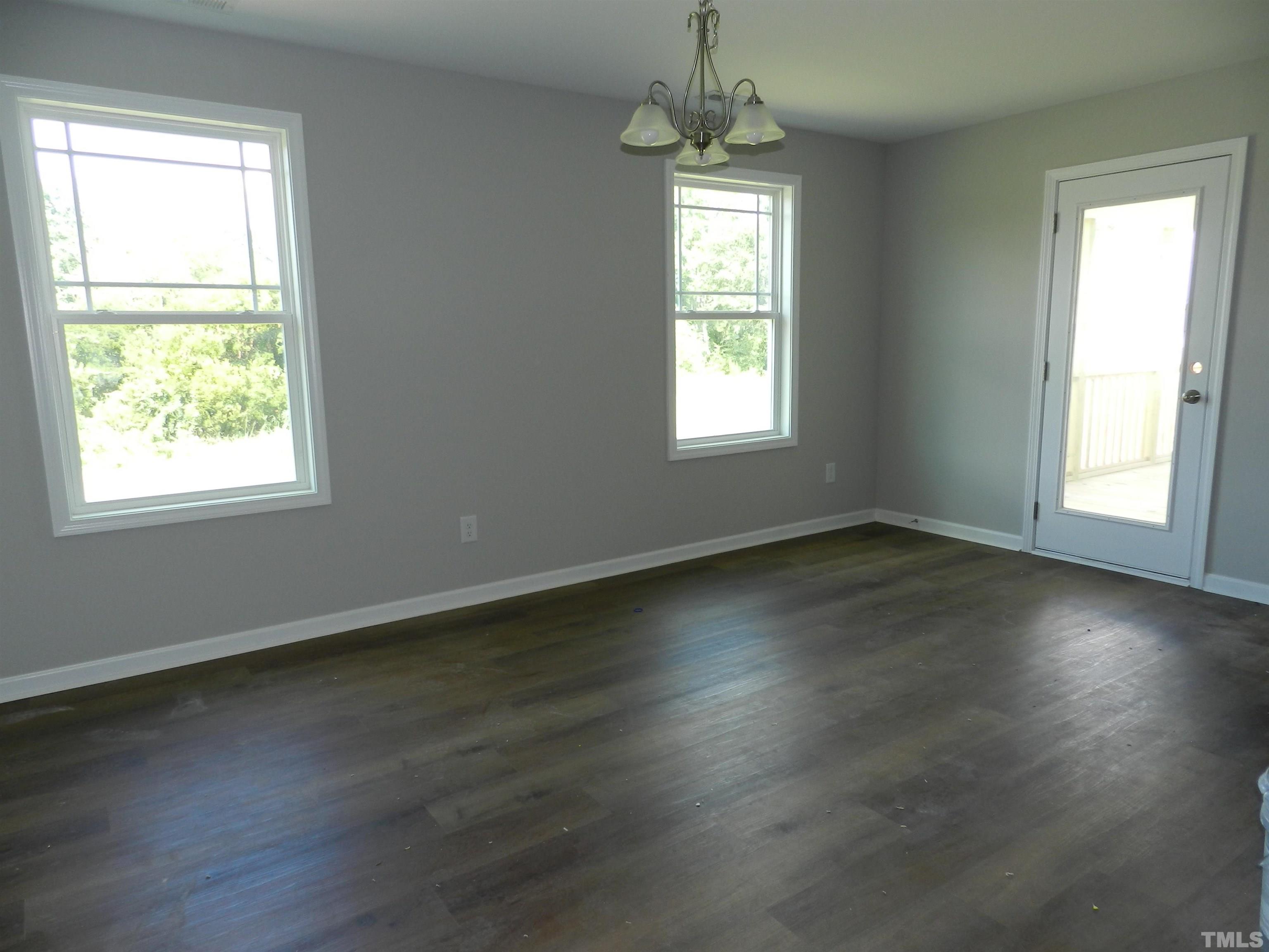 105 Touchdown Way Benson, NC 27504 - Photo 4 of 12 Gallery Image 4