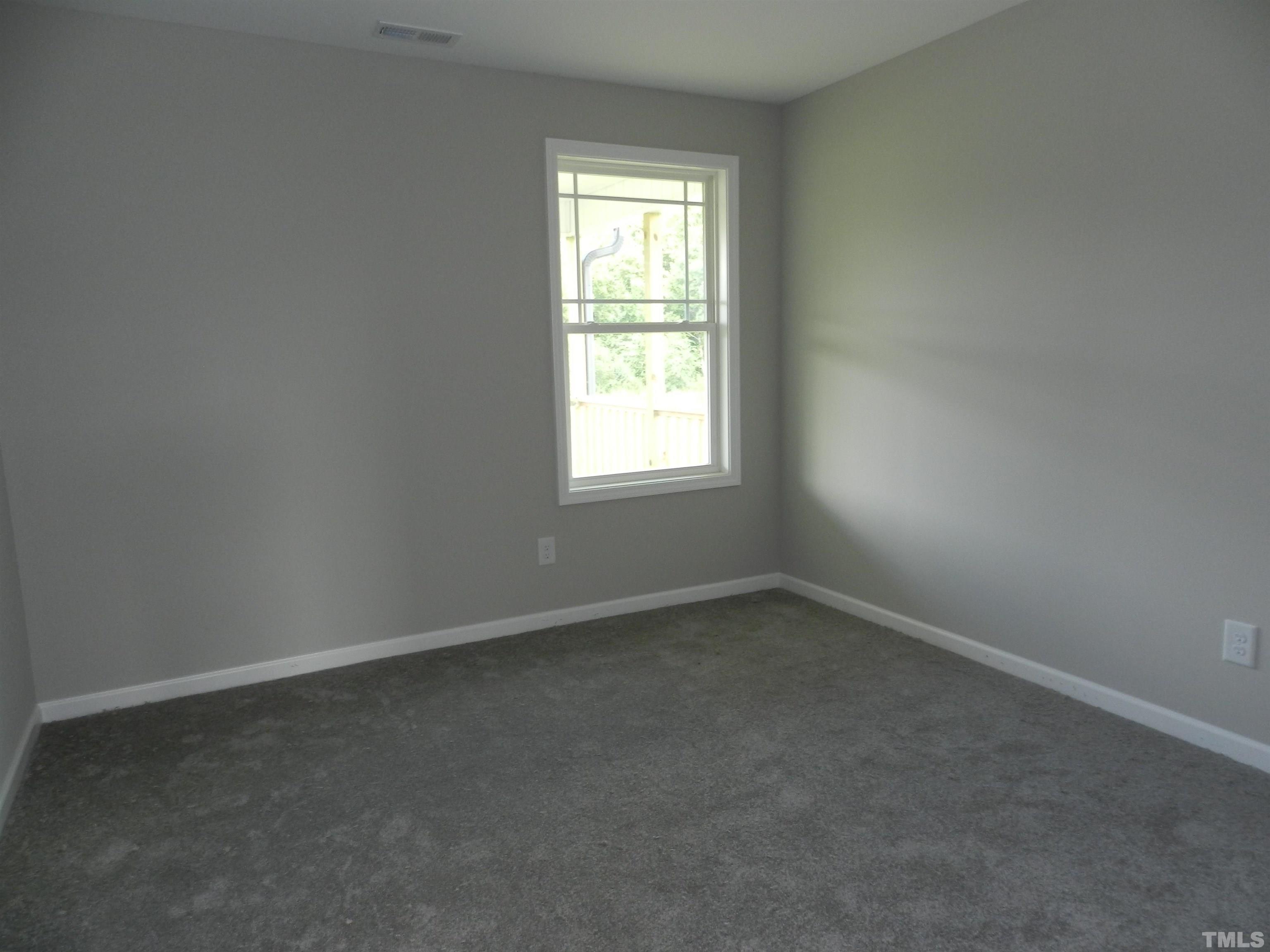 105 Touchdown Way Benson, NC 27504 - Photo 7 of 12 Gallery Image 7