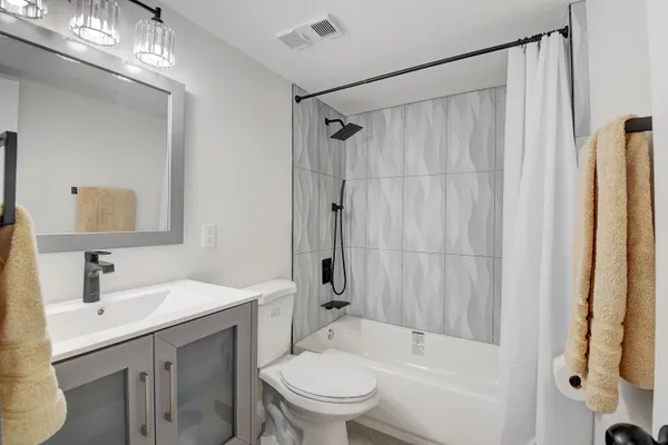 $3,000 | 600 Egret Circle, Delray Beach, FL 33444