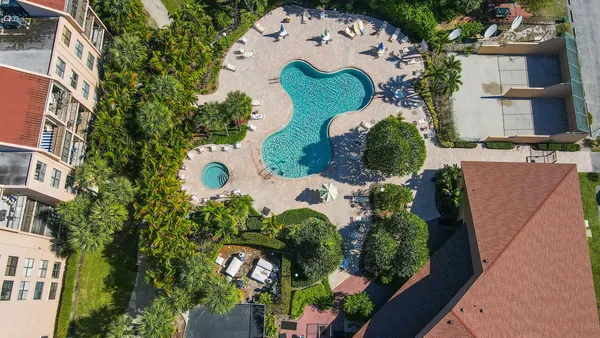 $3,000 | 600 Egret Circle, Delray Beach, FL 33444