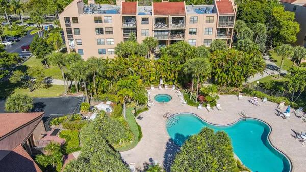 $3,000 | 600 Egret Circle, Delray Beach, FL 33444
