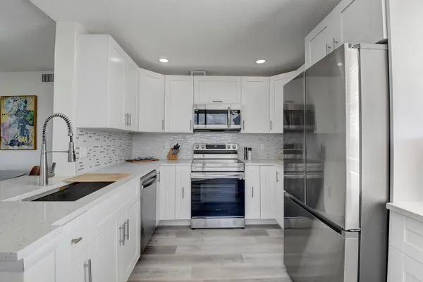 $3,000 | 600 Egret Circle, Delray Beach, FL 33444
