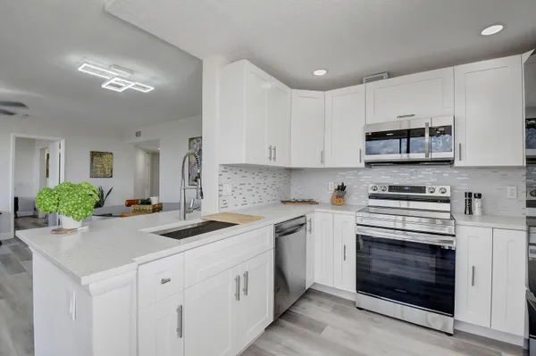 $3,000 | 600 Egret Circle, Delray Beach, FL 33444