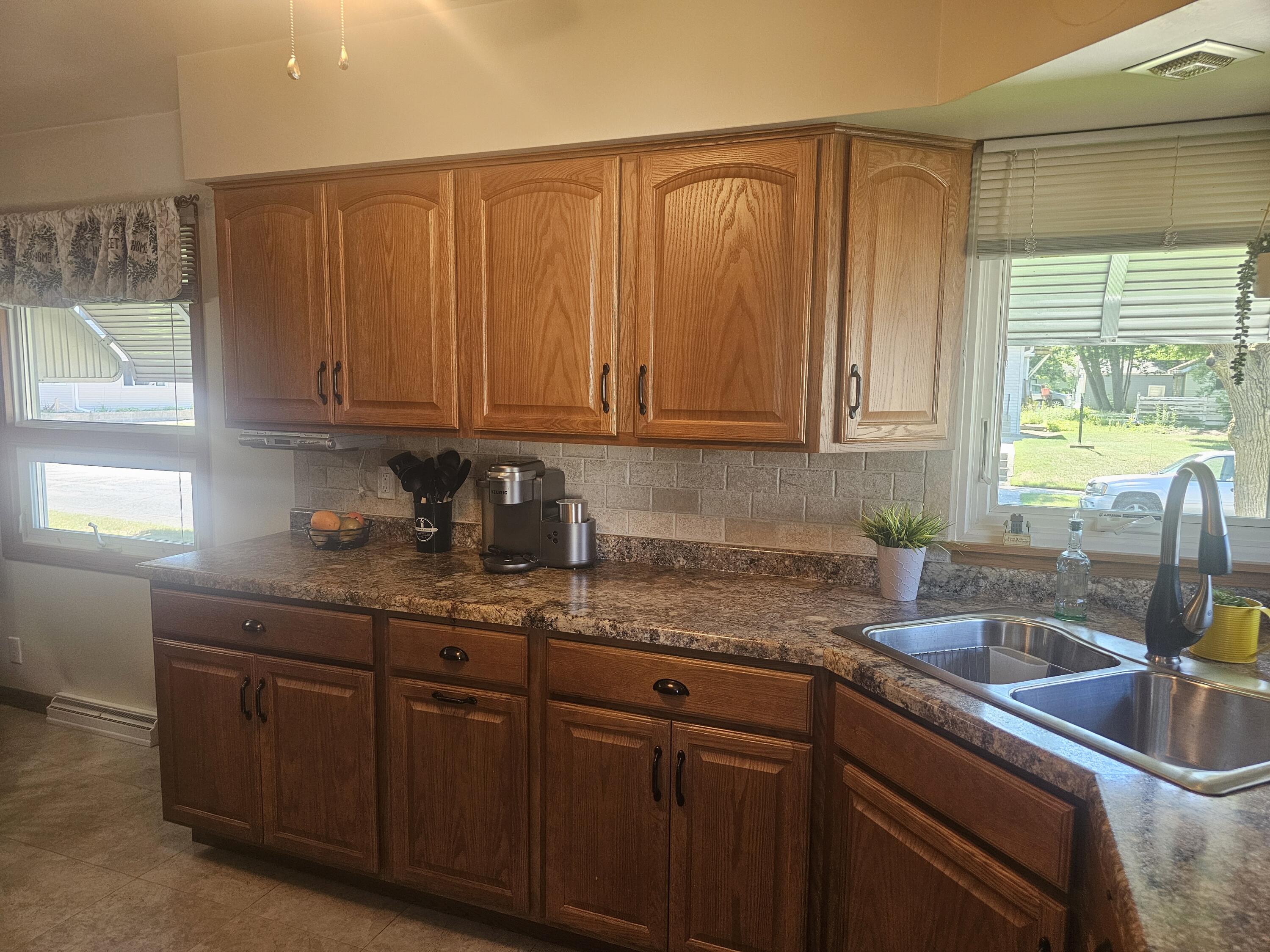 1714 Madison Street Manitowoc, WI 54220 - Photo 3 of 24 20260623_152229