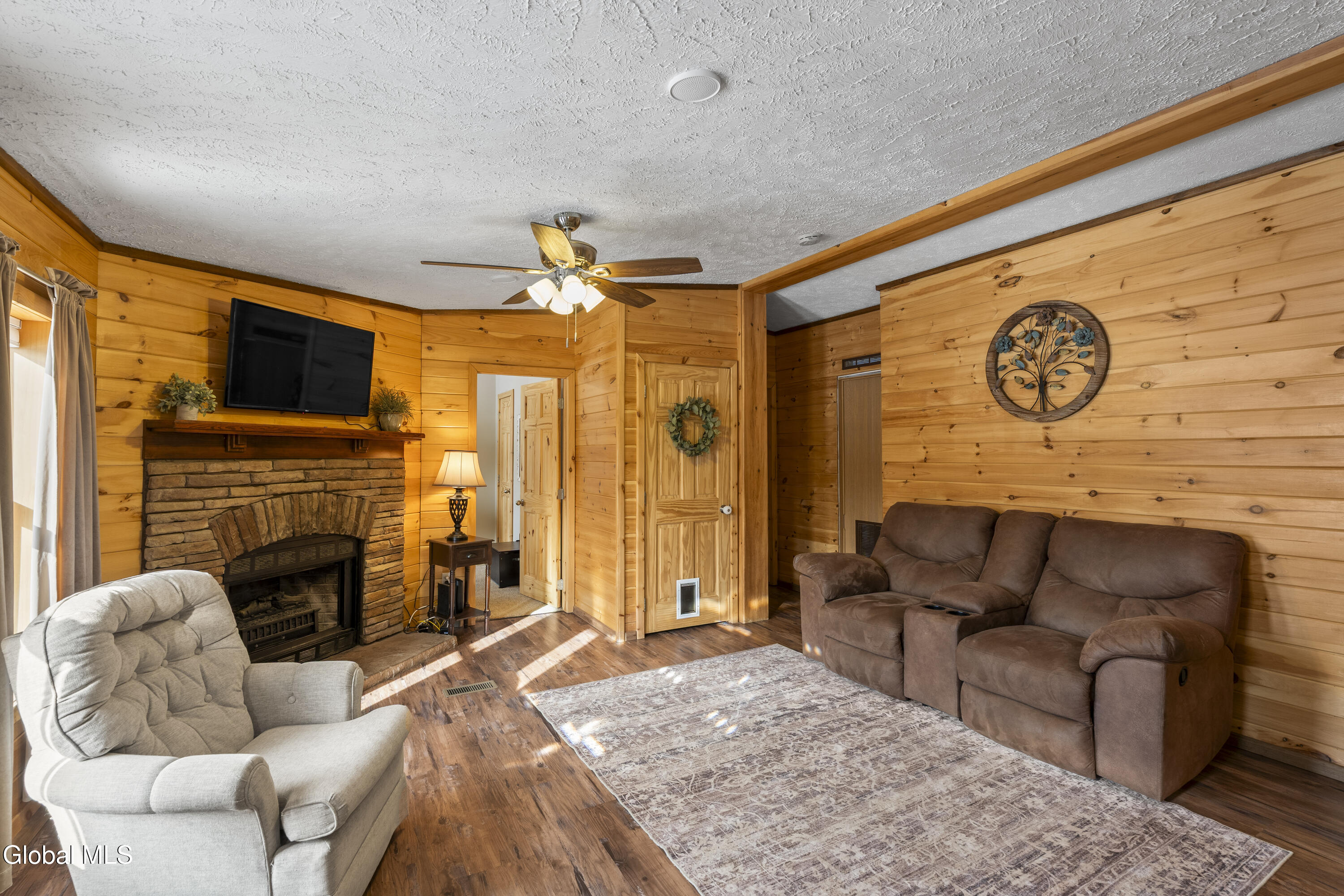 160 Bushnell Road Mayfield, NY 12117 - Photo 6 of 48 DSC03115