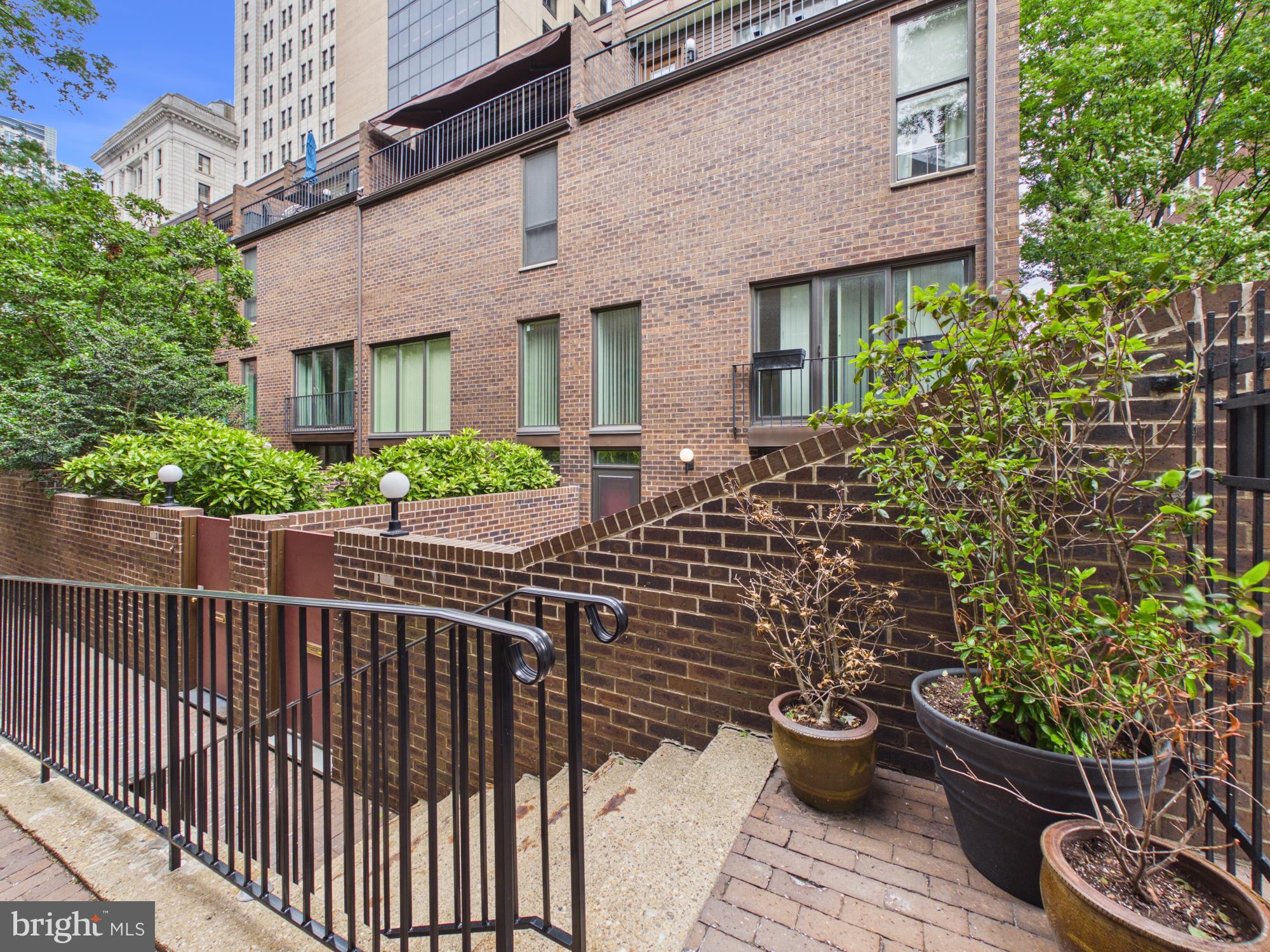 St James Court, Unit 1 Philadelphia, PA 19106 - Photo 1 of 30