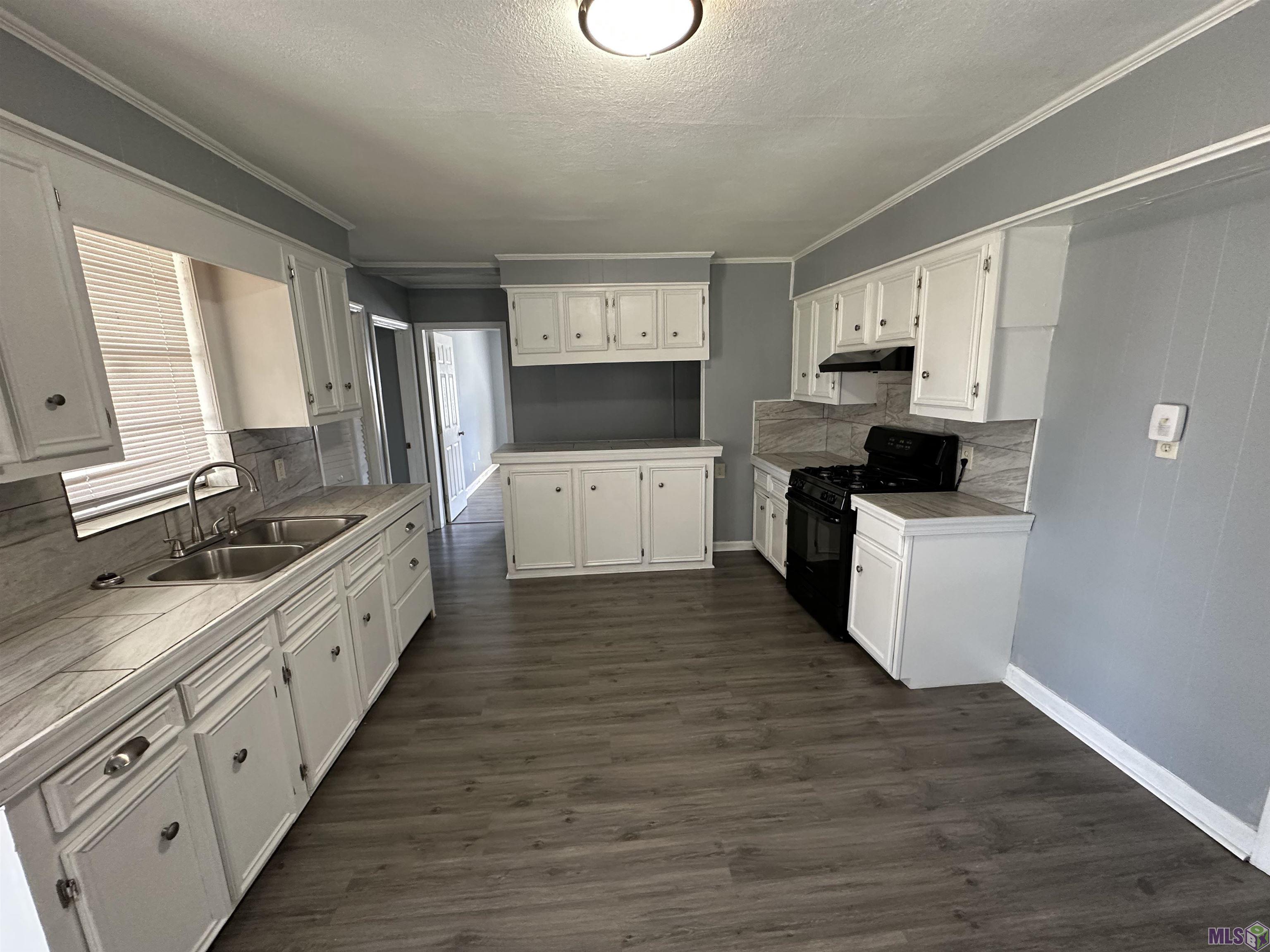 2744 Eaton Street Baton Rouge, LA 70805 - Photo 3 of 9 Kitchen