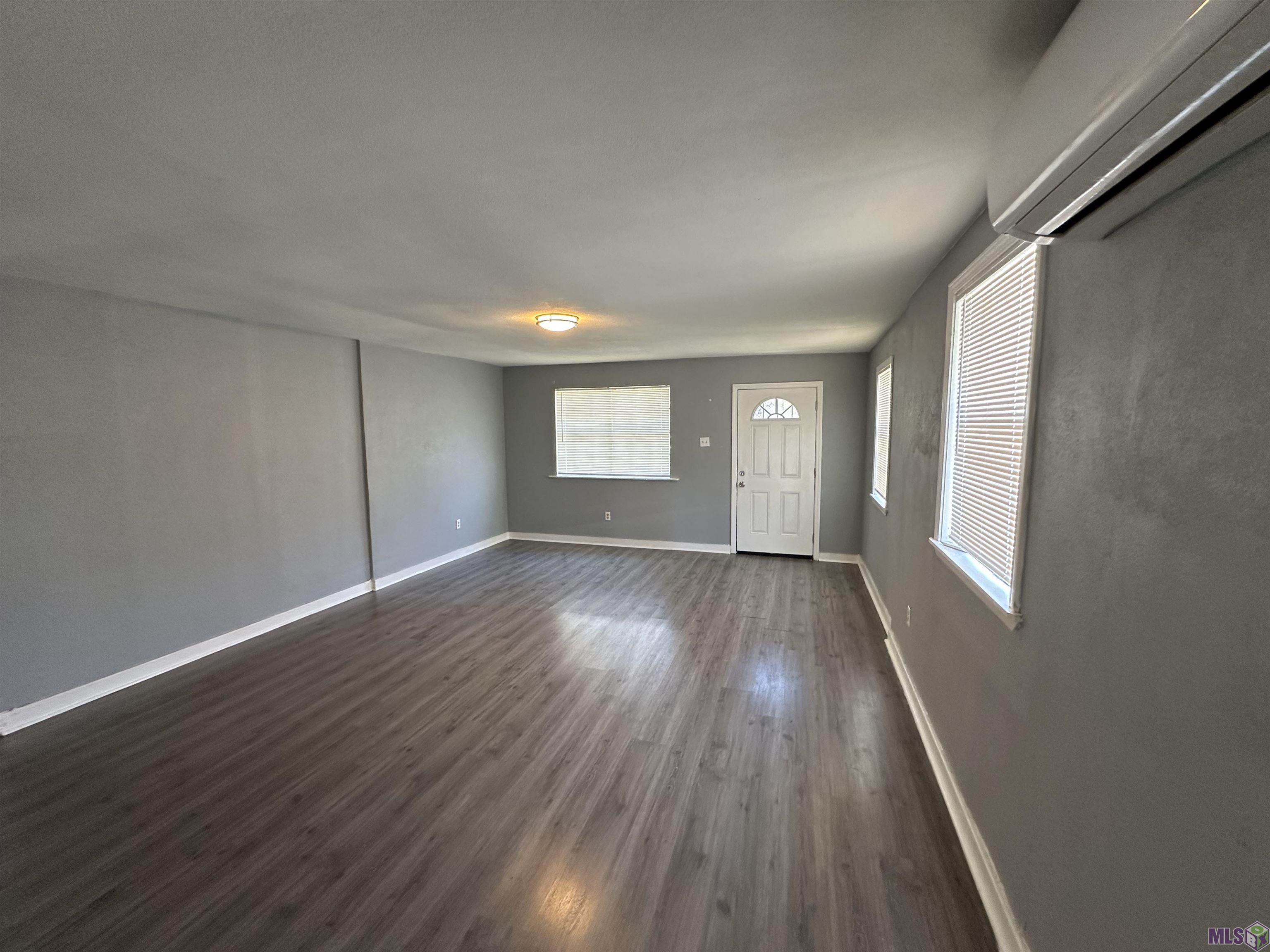 2744 Eaton Street Baton Rouge, LA 70805 - Photo 4 of 9 Living Room