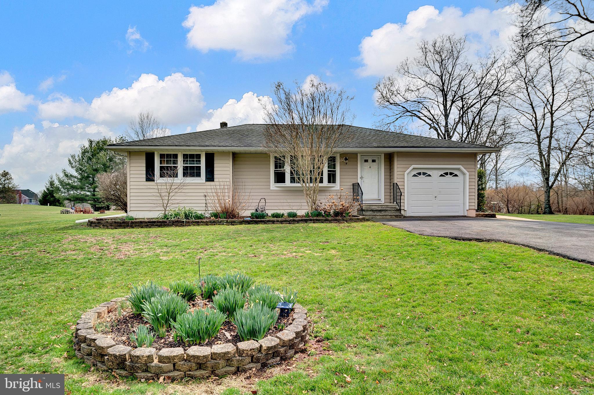 88 Woosamonsa Road Pennington, NJ 08534 - Photo 1 of 32