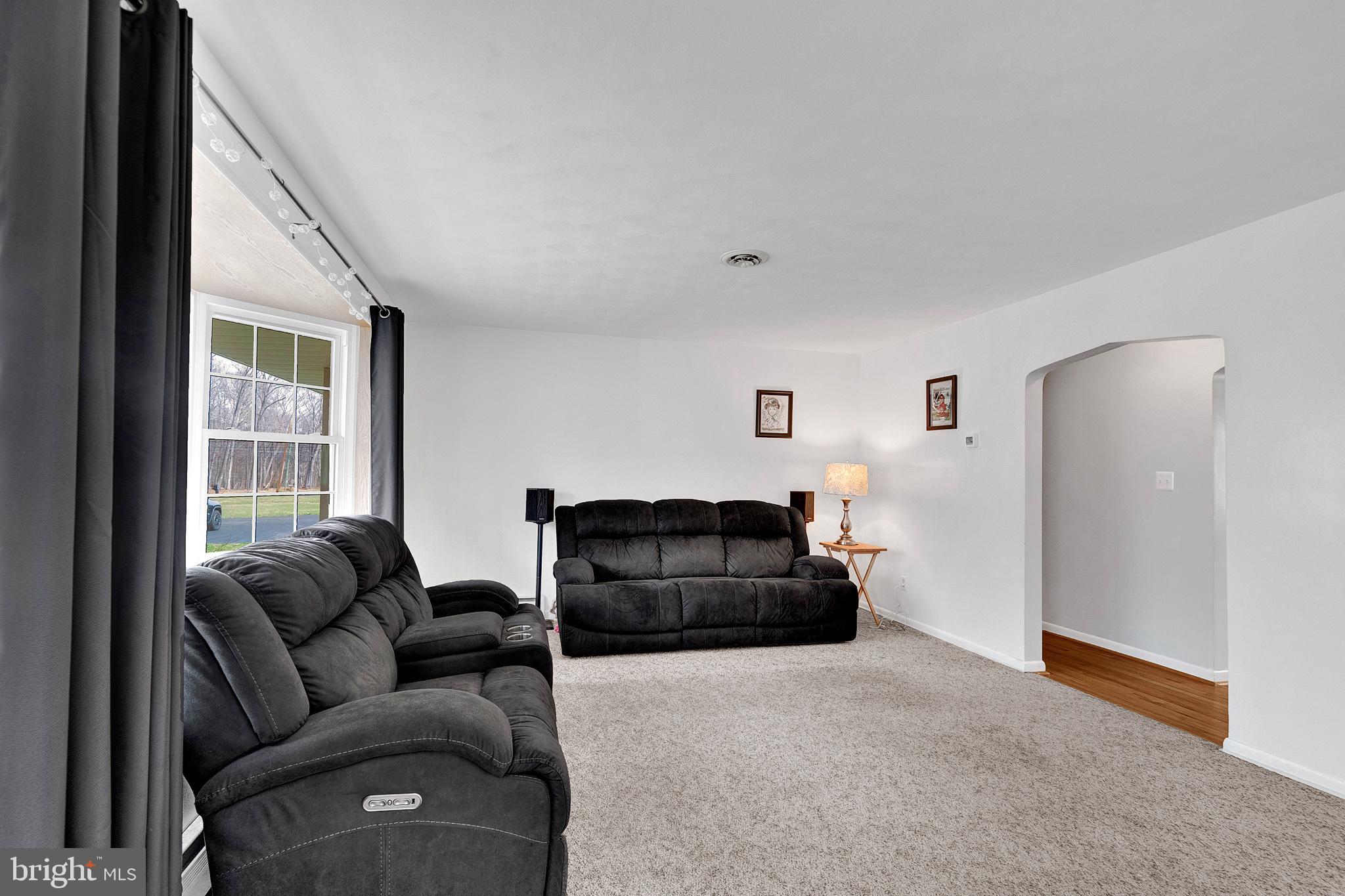 88 Woosamonsa Road Pennington, NJ 08534 - Photo 8 of 32