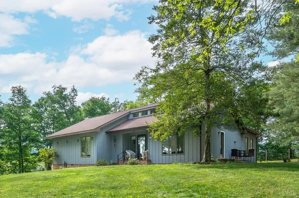 $418,000 | 29 Deer Haven Drive, Buena Vista, VA 24416