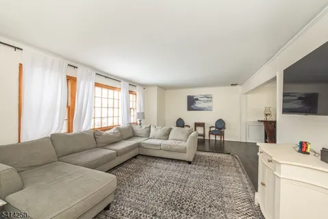 $750,000 | 19 Mcneile Drive, Parsippany, NJ 07054