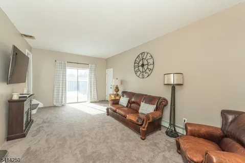 $750,000 | 19 Mcneile Drive, Parsippany, NJ 07054