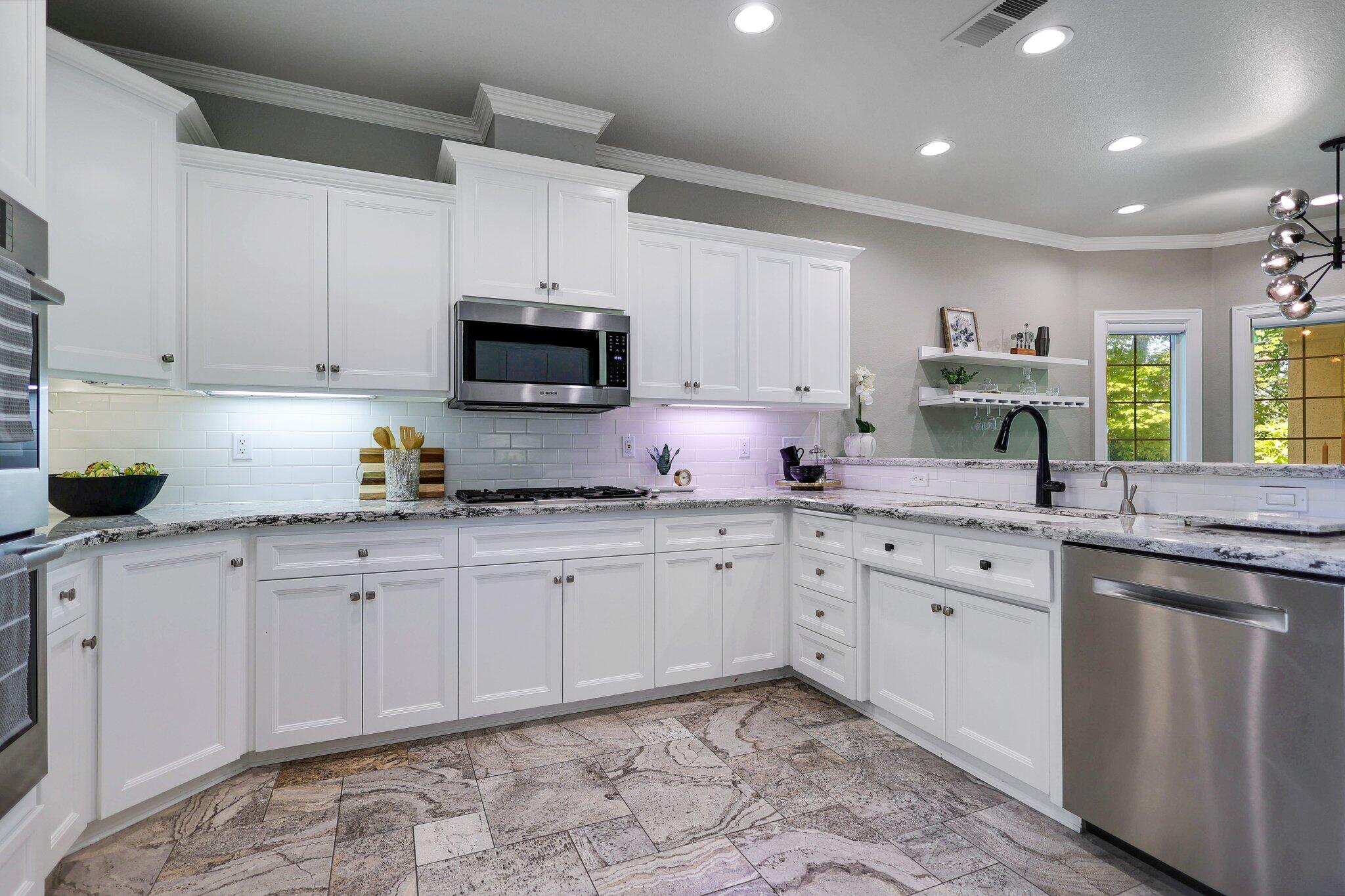 13320 Tierra Heights Road Redding, CA 96003 - Photo 17 of 48 24-web-or-mls-LZ0A0200