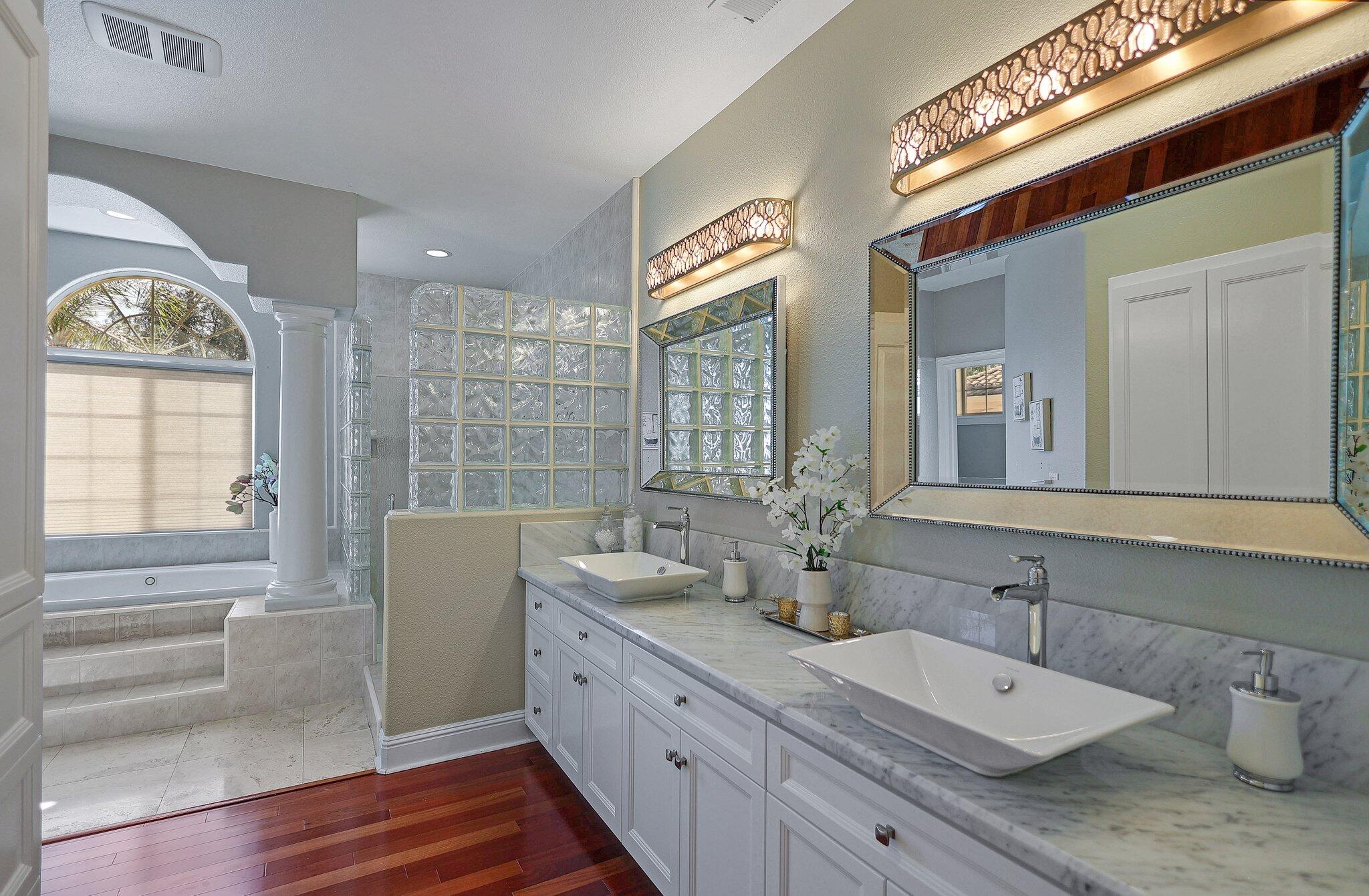13320 Tierra Heights Road Redding, CA 96003 - Photo 22 of 48 Elegant Ensuite
