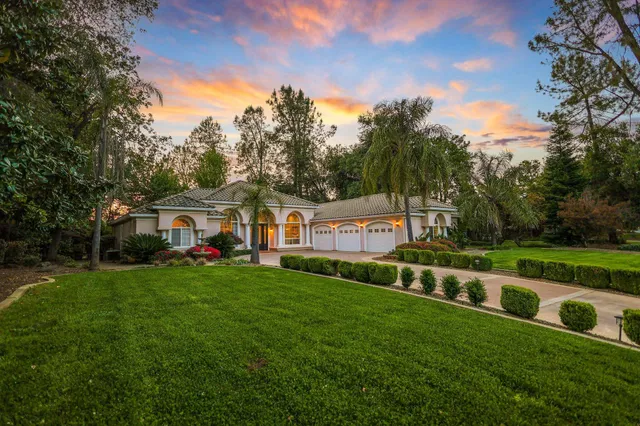 $995,000 | 13320 Tierra Heights Road, Redding, CA 96003