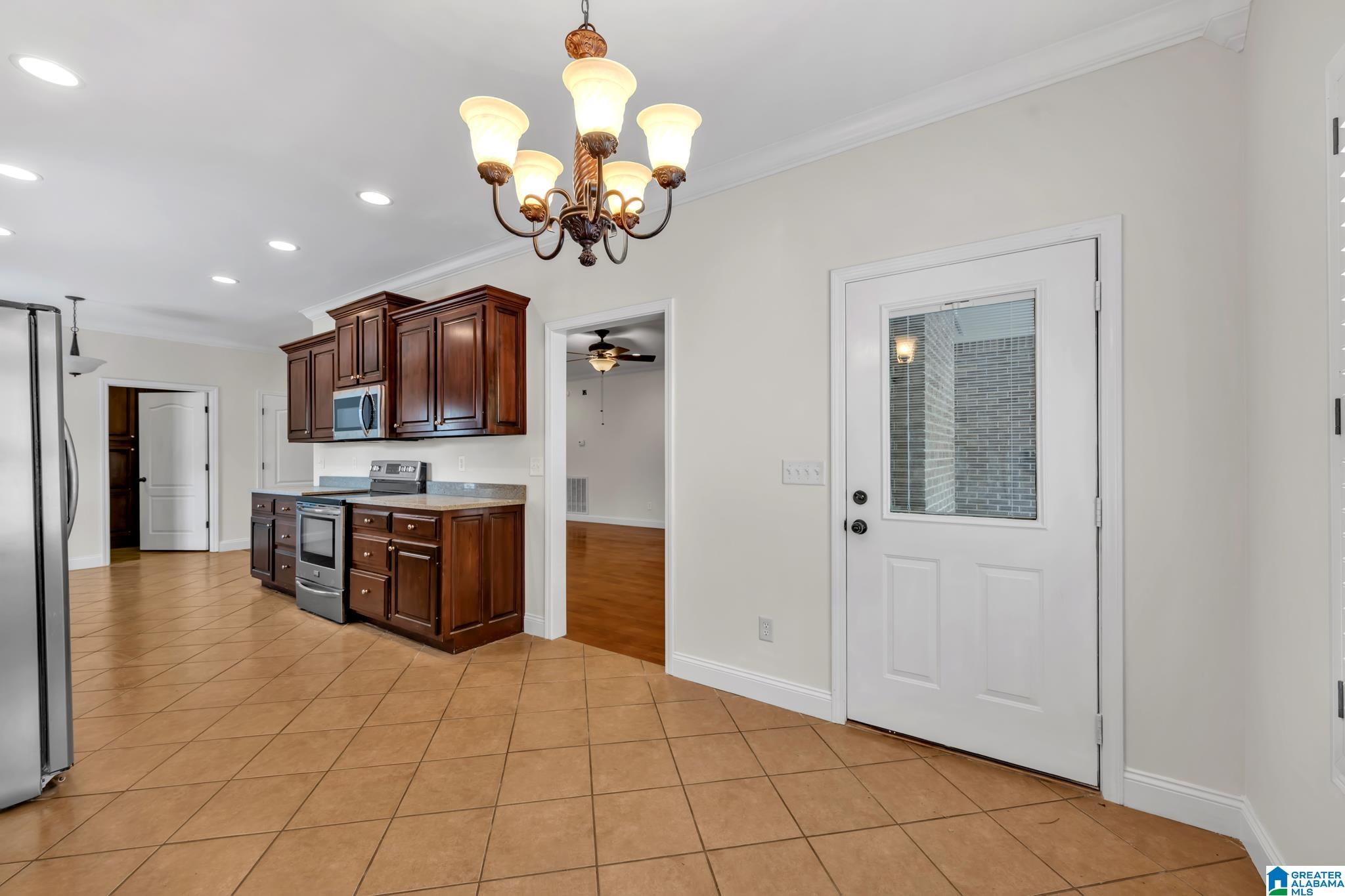 900 Park Avenue Oneonta, AL 35121 - Photo 13 of 31