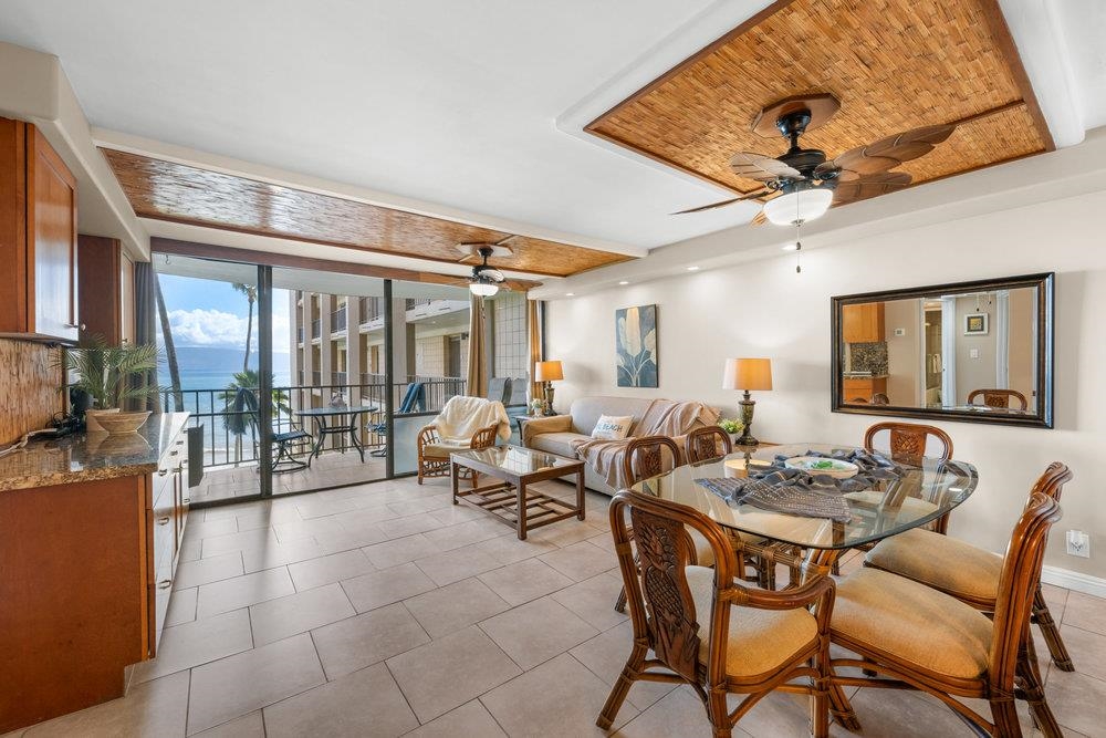 4327 Lower Honoapiilani Road, Unit 403 Lahaina, HI 96761 - Photo 3 of 42