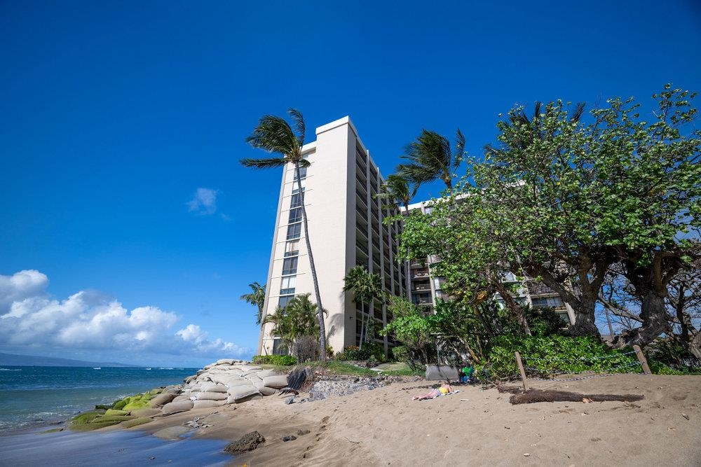 4327 Lower Honoapiilani Road, Unit 403 Lahaina, HI 96761 - Photo 32 of 42 a view of a house with a street
