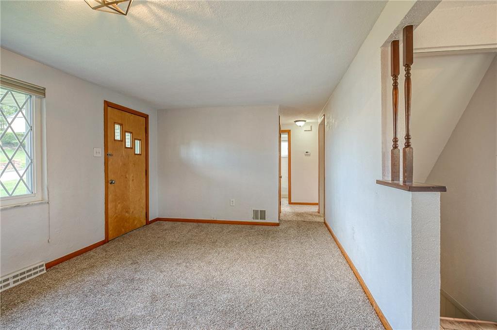 107 Logan Road Imperial, PA 15126 - Photo 3 of 25 Gallery Image 3
